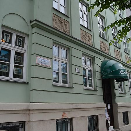 Garni Hotel SD Akademik Pressburg Exterior foto